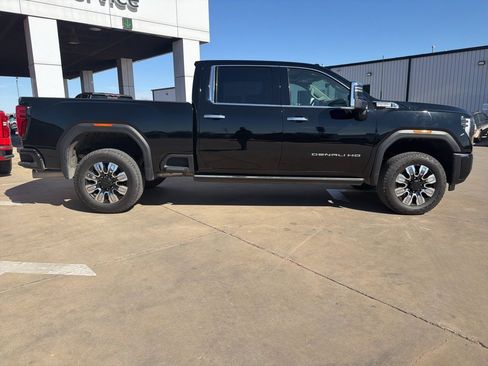 Used 2024 GMC Sierra 2500 Denali w/ Denali Reserve Package image 2