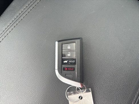 Used 2023 Acura MDX FWD image 39