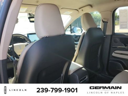 New 2026 Lincoln Corsair Premiere image 20