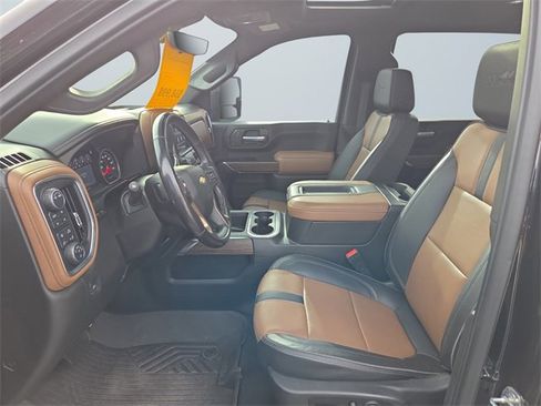 Used 2021 Chevrolet Silverado 3500 High Country w/ Technology Package image 9
