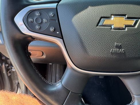 Used 2023 Chevrolet Traverse LT AWD/4WD image 20