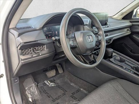 Used 2023 Honda Accord EX image 10