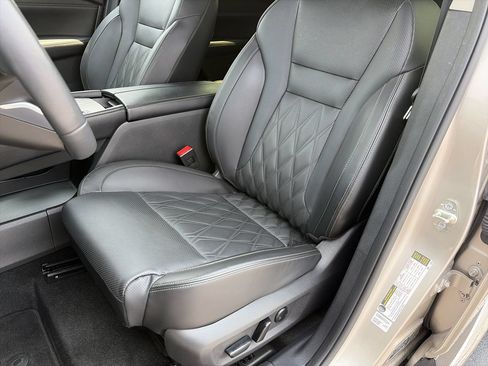 Used 2024 Nissan Rogue Platinum w/ Platinum Premium Package FWD image 16