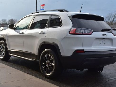 Used 2019 Jeep Cherokee Latitude Plus image 12