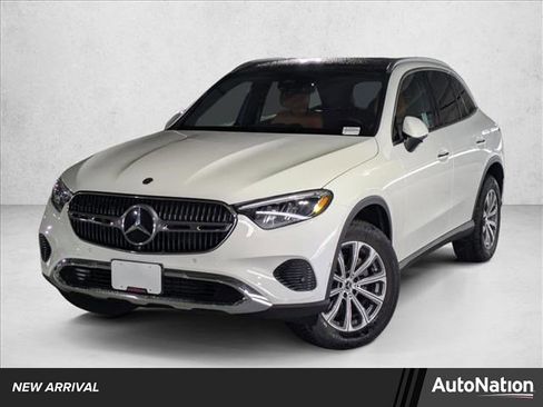Certified 2025 Mercedes-Benz GLC 300 image 1
