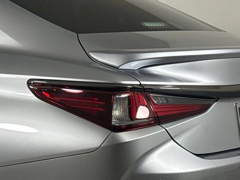 Certified 2024 Lexus ES 300h F Sport w/ Accessory Package (Z2) FWD image 17