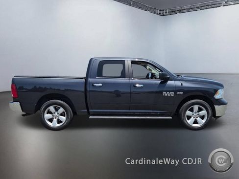 Used 2018 RAM 1500 Classic SLT AWD/4WD image 2