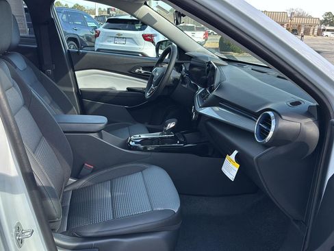 New 2026 Chevrolet Trax LT w/ Driver Confidence Package image 10