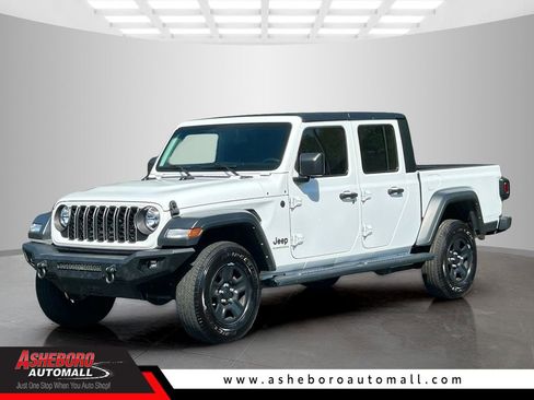 Used 2024 Jeep Gladiator Sport AWD/4WD image 1
