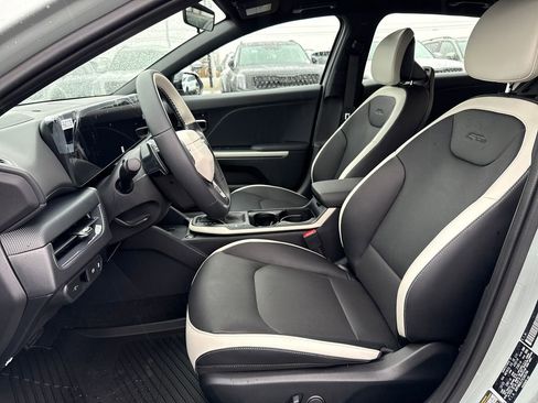 New 2026 Kia K4 GT-Line image 18