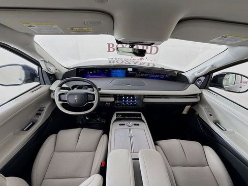 New 2026 Lincoln Navigator Premiere AWD/4WD image 28