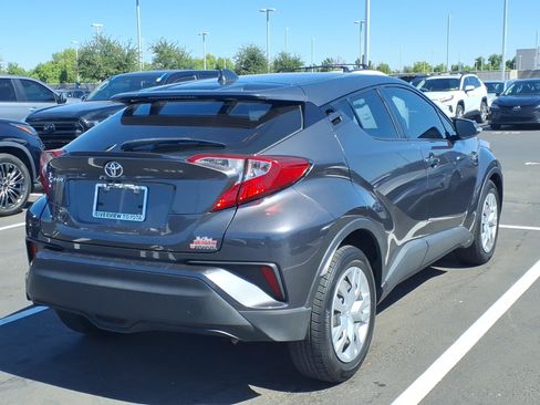 Used 2019 Toyota C-HR LE FWD image 3