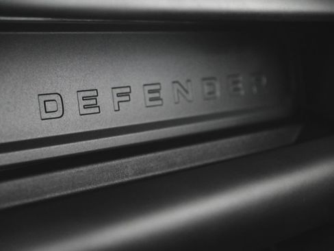 Used 2024 Land Rover Defender 130 X AWD/4WD image 32