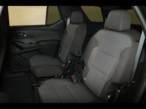 Used 2023 Chevrolet Traverse LT FWD image 30