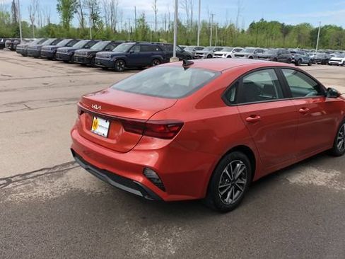 Used 2023 Kia Forte LXS FWD image 5