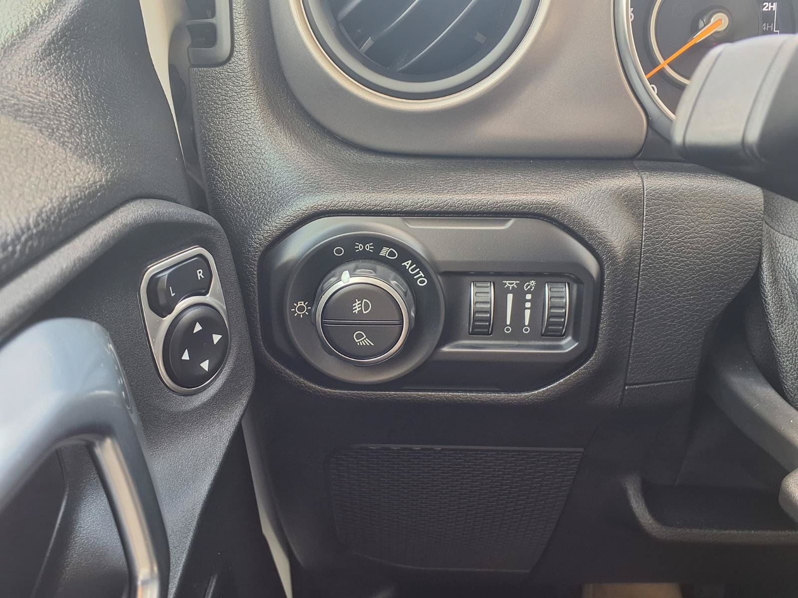 Used 2021 Jeep Gladiator Sport AWD/4WD image 11