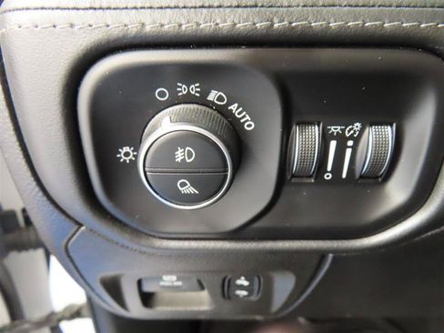 Used 2019 RAM 1500 Limited AWD/4WD image 19