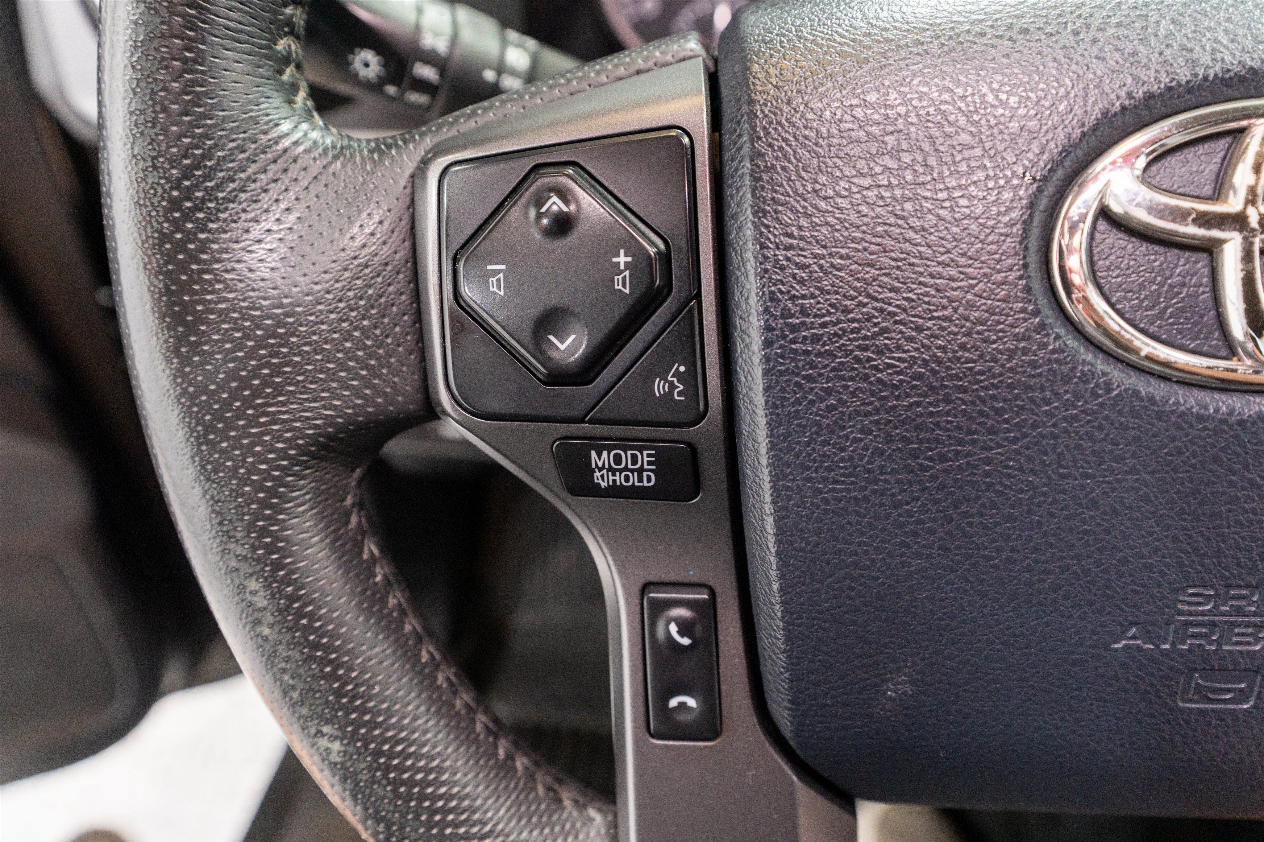 Used 2020 Toyota Tacoma TRD Off-Road AWD/4WD image 27