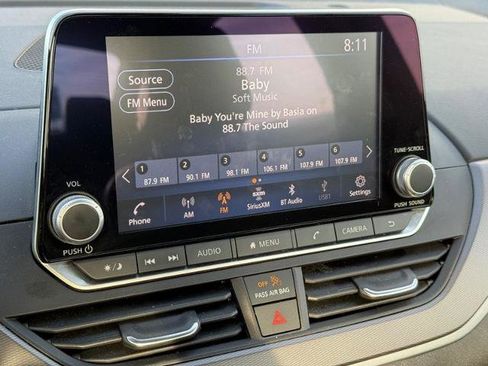 Used 2025 Nissan Altima 2.5 SR FWD image 15