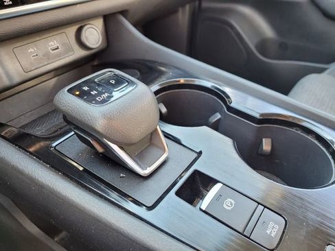 Used 2023 Nissan Rogue SV image 22