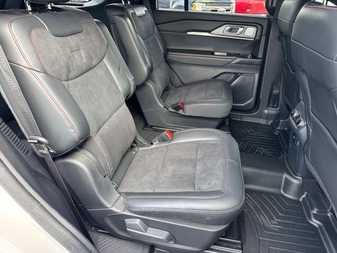 Used 2025 Ford Explorer ST image 22