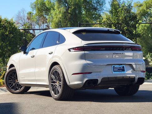Certified 2024 Porsche Cayenne S AWD/4WD image 3
