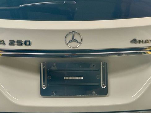 Used 2018 Mercedes-Benz GLA 250 GLA 250 4MATIC Sport Utility 4 w/ Multimedia Package image 11