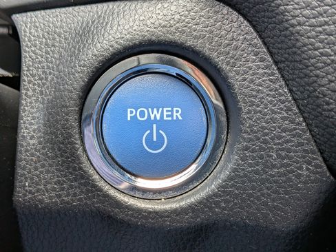 Used 2021 Toyota RAV4 XLE w/ Convenience Package AWD/4WD image 28