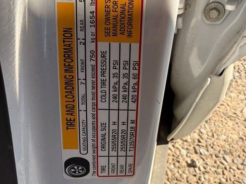 Used 2023 Chevrolet Traverse High Country image 18