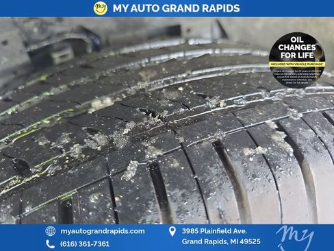 Used 2024 Nissan Rogue SV image 38