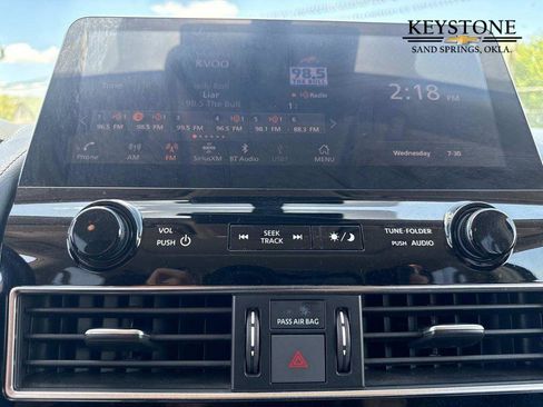 Used 2023 Nissan Armada SL w/ Captain's Chairs Package image 21