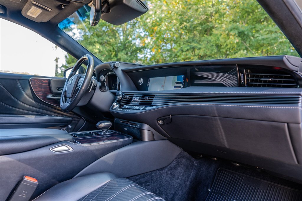 Used 2018 Lexus LS 500 w/ Luxury Package RWD image 36