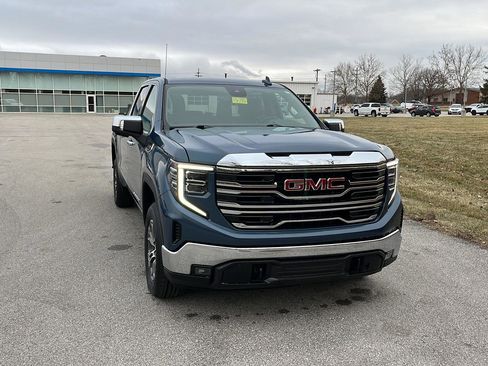 Used 2024 GMC Sierra 1500 SLT image 8