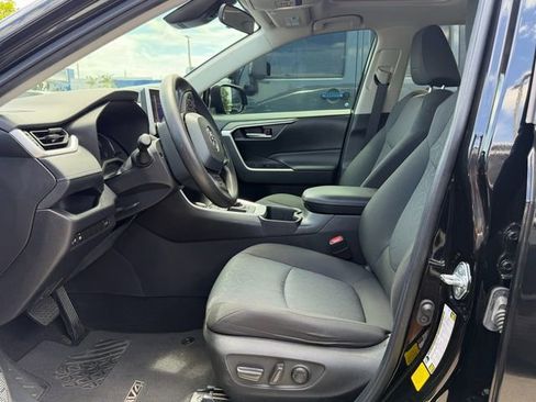 Used 2024 Toyota RAV4 XLE w/ Convenience Package FWD image 10