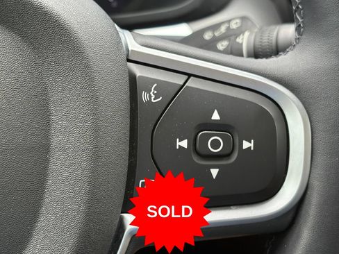 Certified 2025 Volvo XC60 B5 Core AWD/4WD image 19
