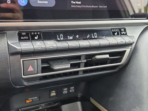 Used 2025 Toyota Camry XSE FWD image 15