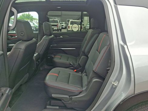 Used 2024 Chevrolet Traverse RS AWD/4WD image 10