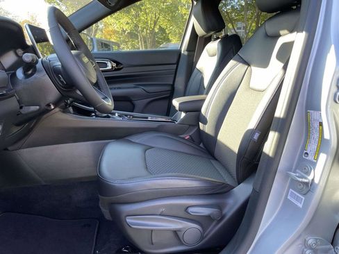 New 2026 Jeep Compass Latitude image 23