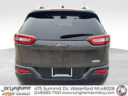 Used 2017 Jeep Cherokee Latitude w/ Safety/Convenience Group FWD image 4