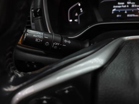 Used 2019 Honda CR-V Touring image 21