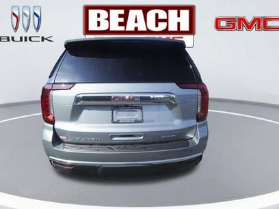 Used 2024 GMC Yukon SLT w/ SLT Luxury Package