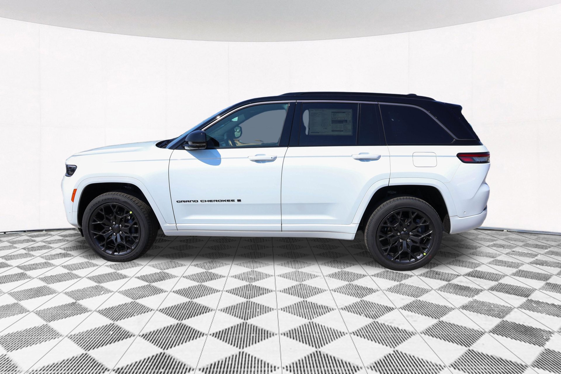 New 2026 Jeep Grand Cherokee Summit w/ Obsidian Package AWD/4WD image 9