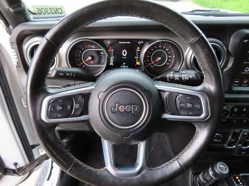 Used 2023 Jeep Wrangler Unlimited Sahara w/ Cold Weather Group AWD/4WD image 15