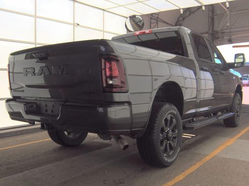 Used 2025 RAM 2500 Big Horn AWD/4WD image 2