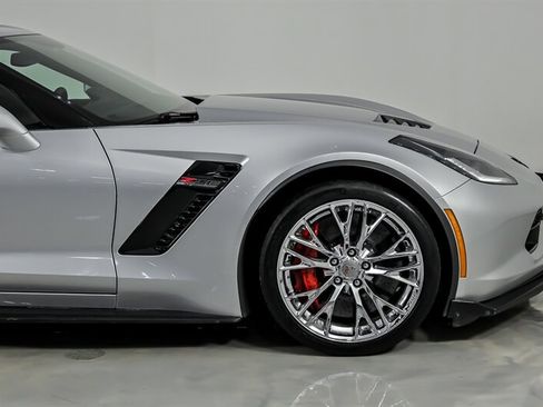 Used 2016 Chevrolet Corvette Z06 w/ 3LZ Preferred Equipment Group RWD image 15