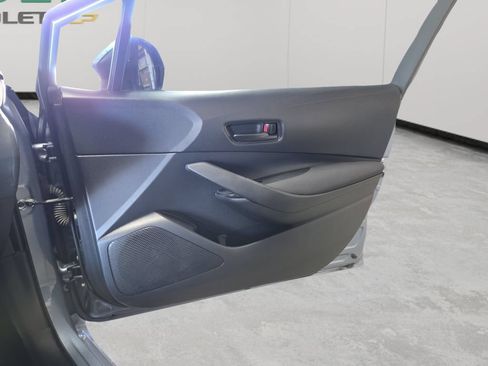 Used 2022 Toyota Corolla LE FWD image 47