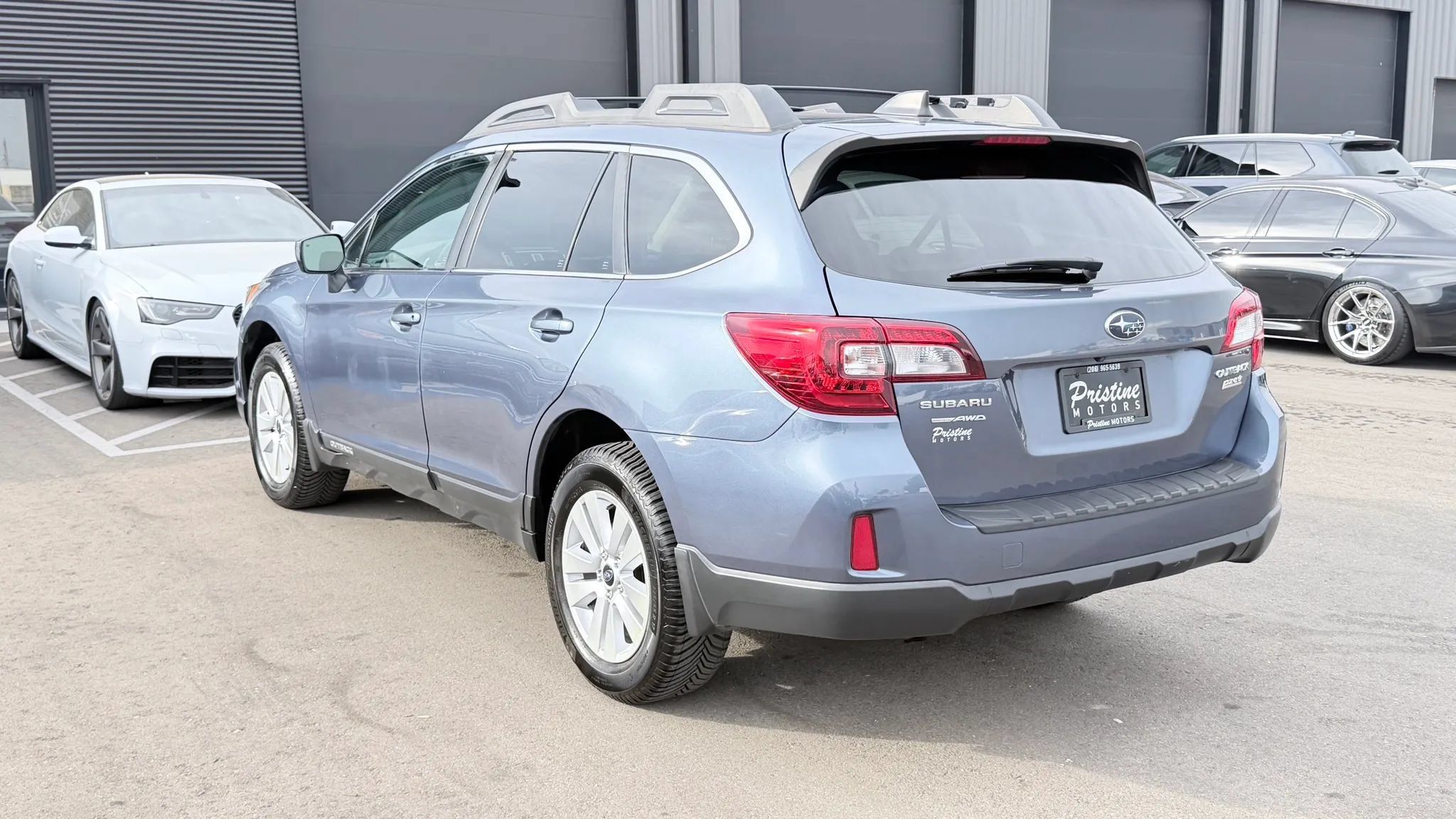 Used 2017 Subaru Outback 2.5i Premium w/ Popular Package #2 AWD/4WD image 6