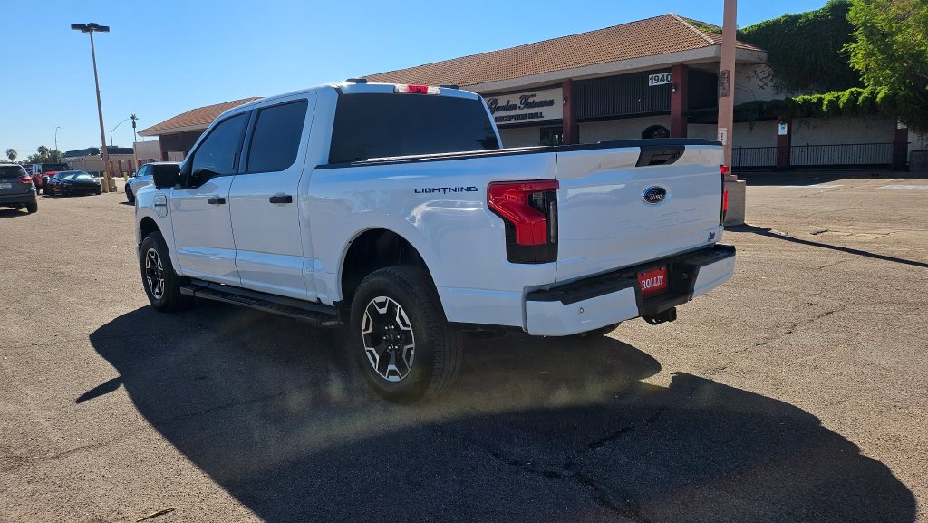 Used 2022 Ford F150 Lightning XLT AWD/4WD image 8