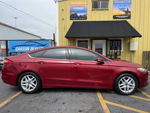 Used 2014 Ford Fusion SE image 4