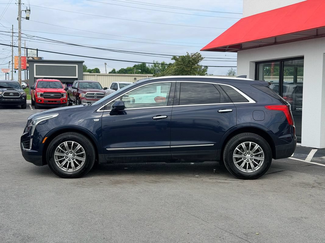 Used 2017 Cadillac XT5 Luxury w/ Driver Awareness Package FWD image 3